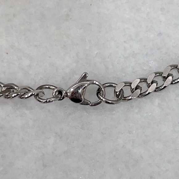 Silver Cuban Link 24” Chain Necklace - Picture 7 of 8